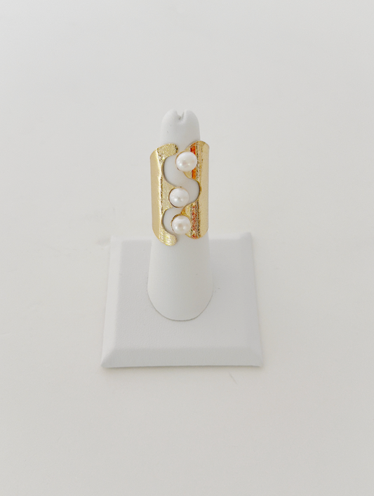 Three-Pearl Ring - Engima