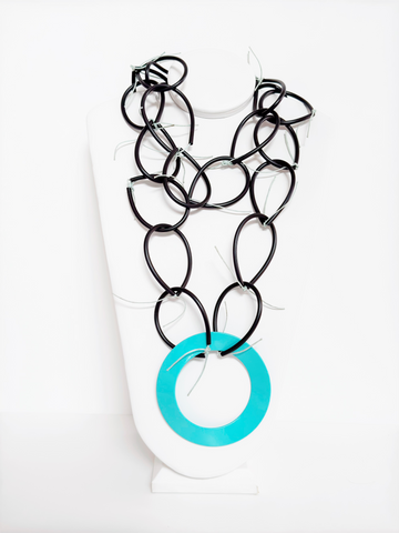 Collar de PVC con cadena negra - Marcella Duce