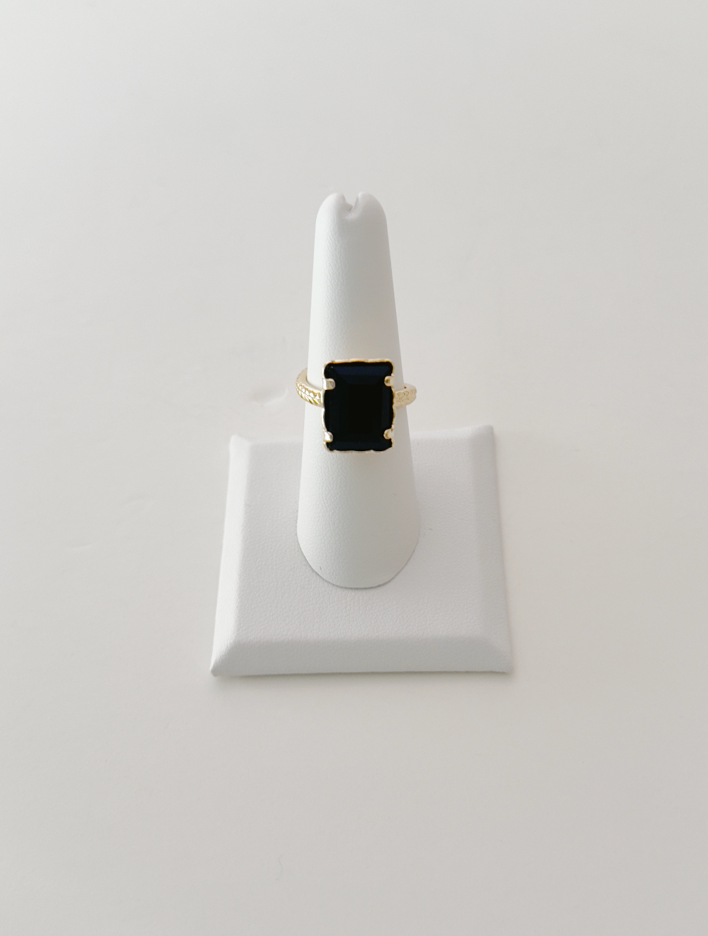 Small Rectangle Riding Ring Black Onyx Small Rectangular Ring - Enigma – Esferas by Chloé