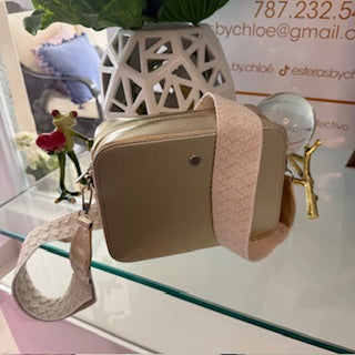 CARTERA DORADA PAOLA ACUÑA