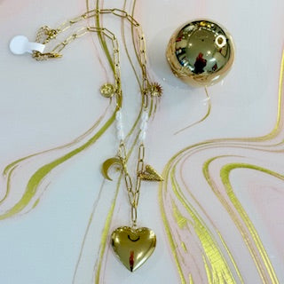 CADENA PAPER CLIP CON CHARMS CORAZON, MEDIA LUNA, PERLAS, ETC