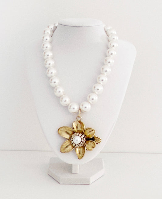 Perla Fiore Statement Necklace - Bijoux Espresso