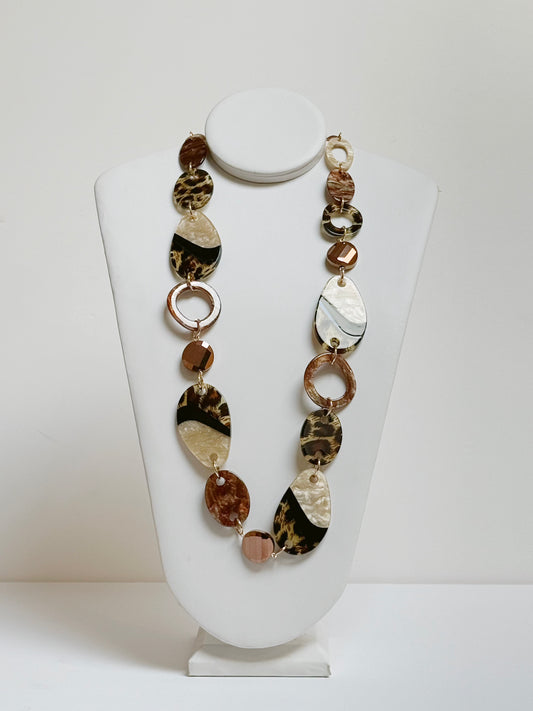Long Animal Print Resin Necklace - Yes or Yes
